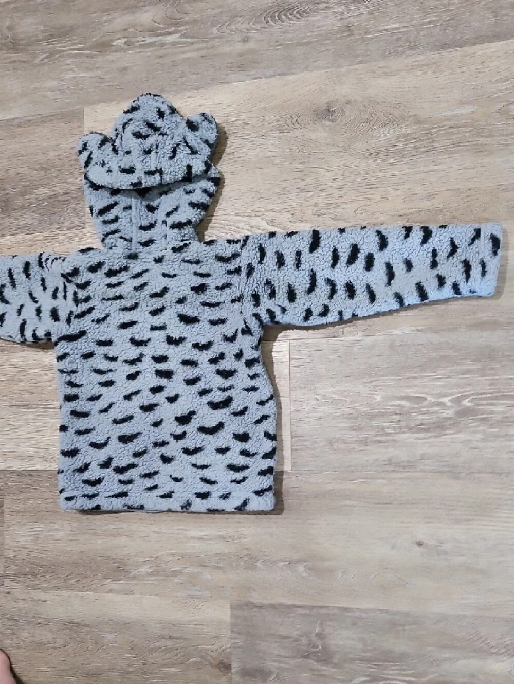 Patagonia Kids Gray Blue Fuzzy Zip Hoodie with Black Spot Pattern And Ears 3t